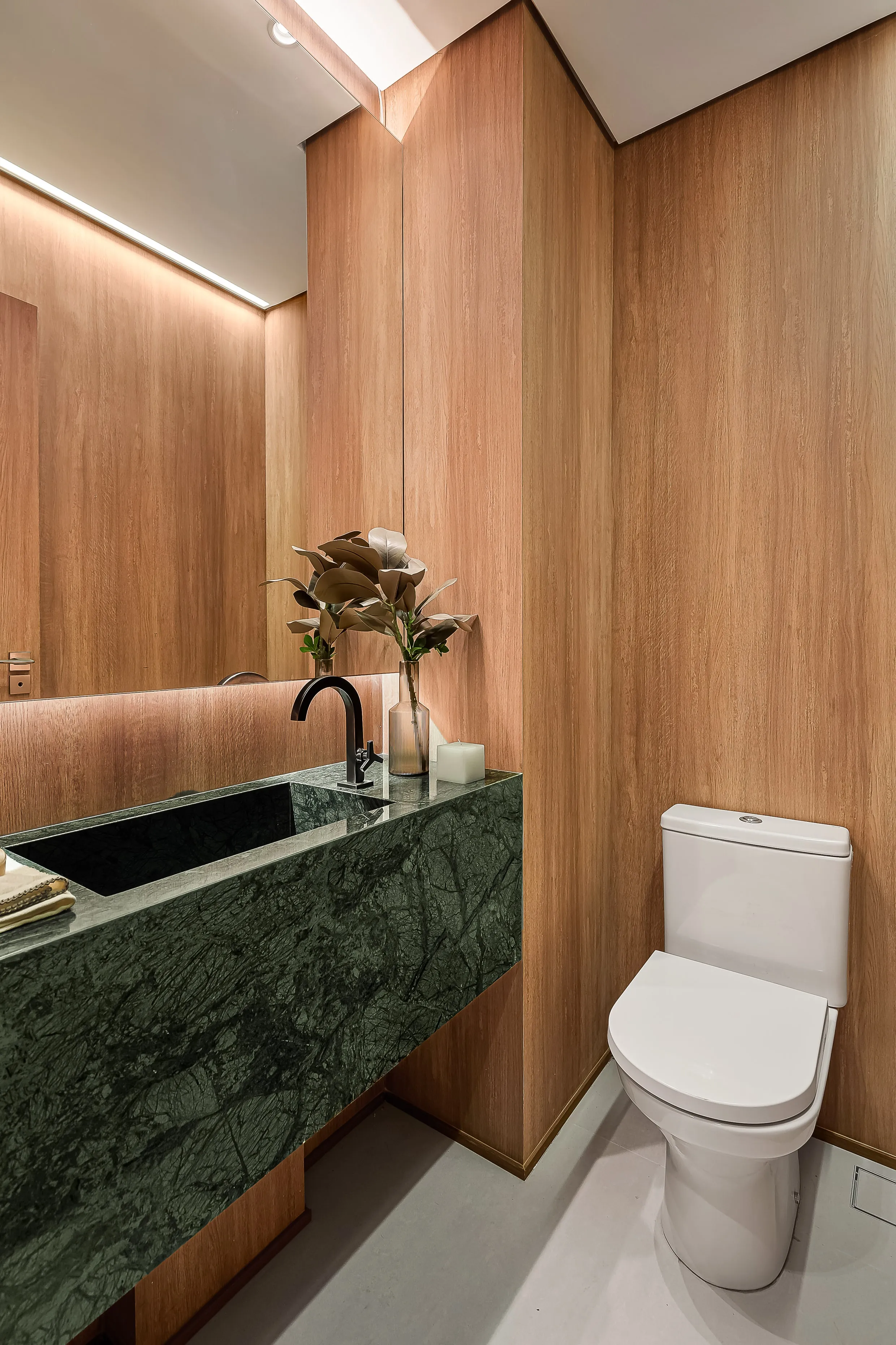 Apartamento à venda com 201m², 3 quartos com vaga - 19