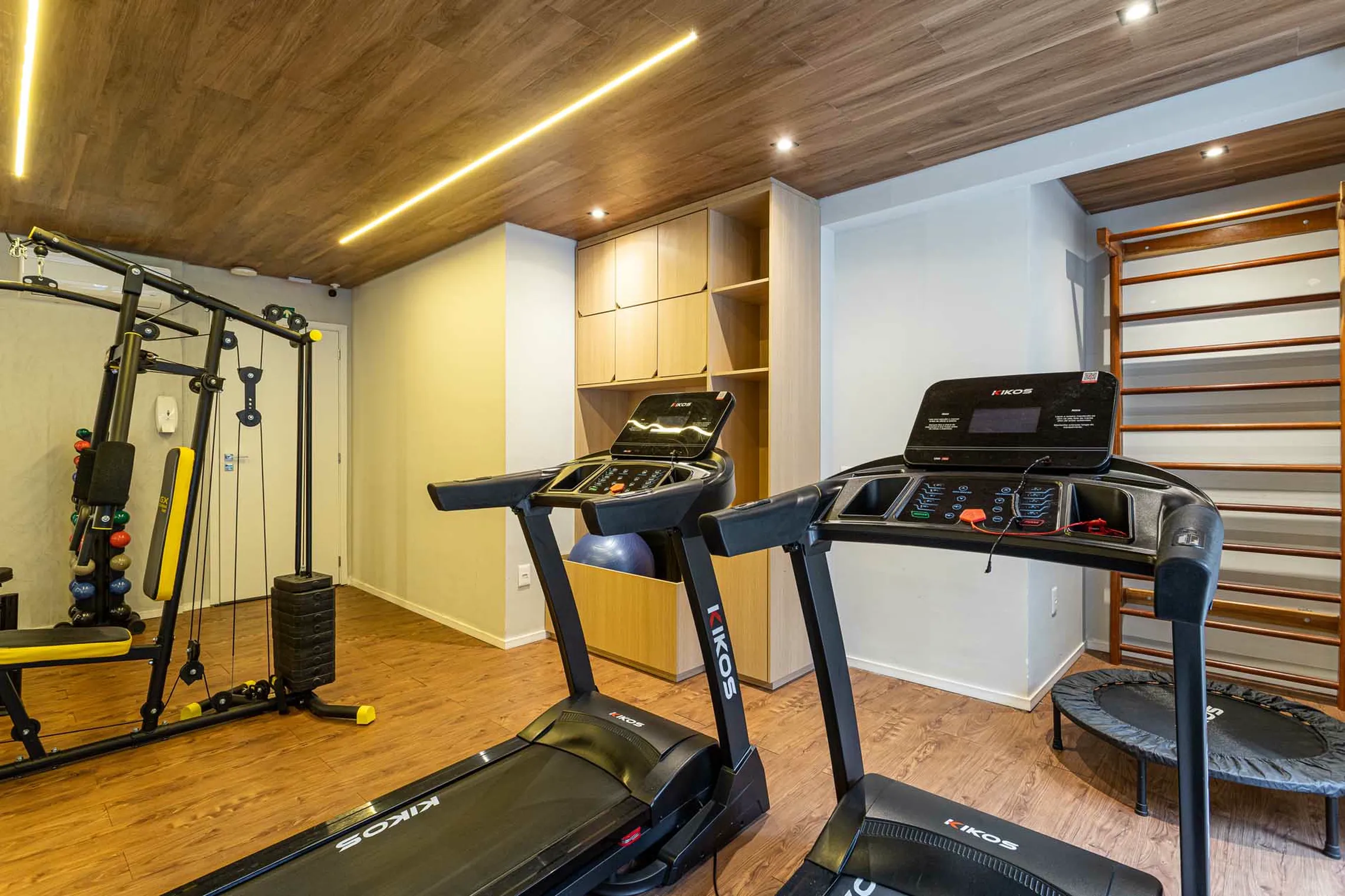 Apartamento à venda com 63m², 1 quarto com vaga - 18