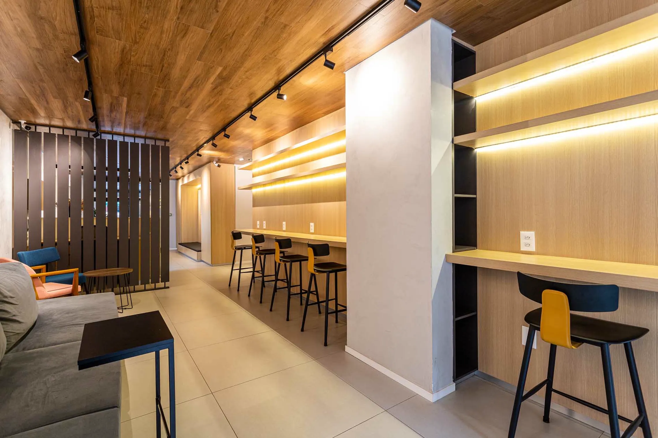 Apartamento à venda com 63m², 1 quarto com vaga - 27