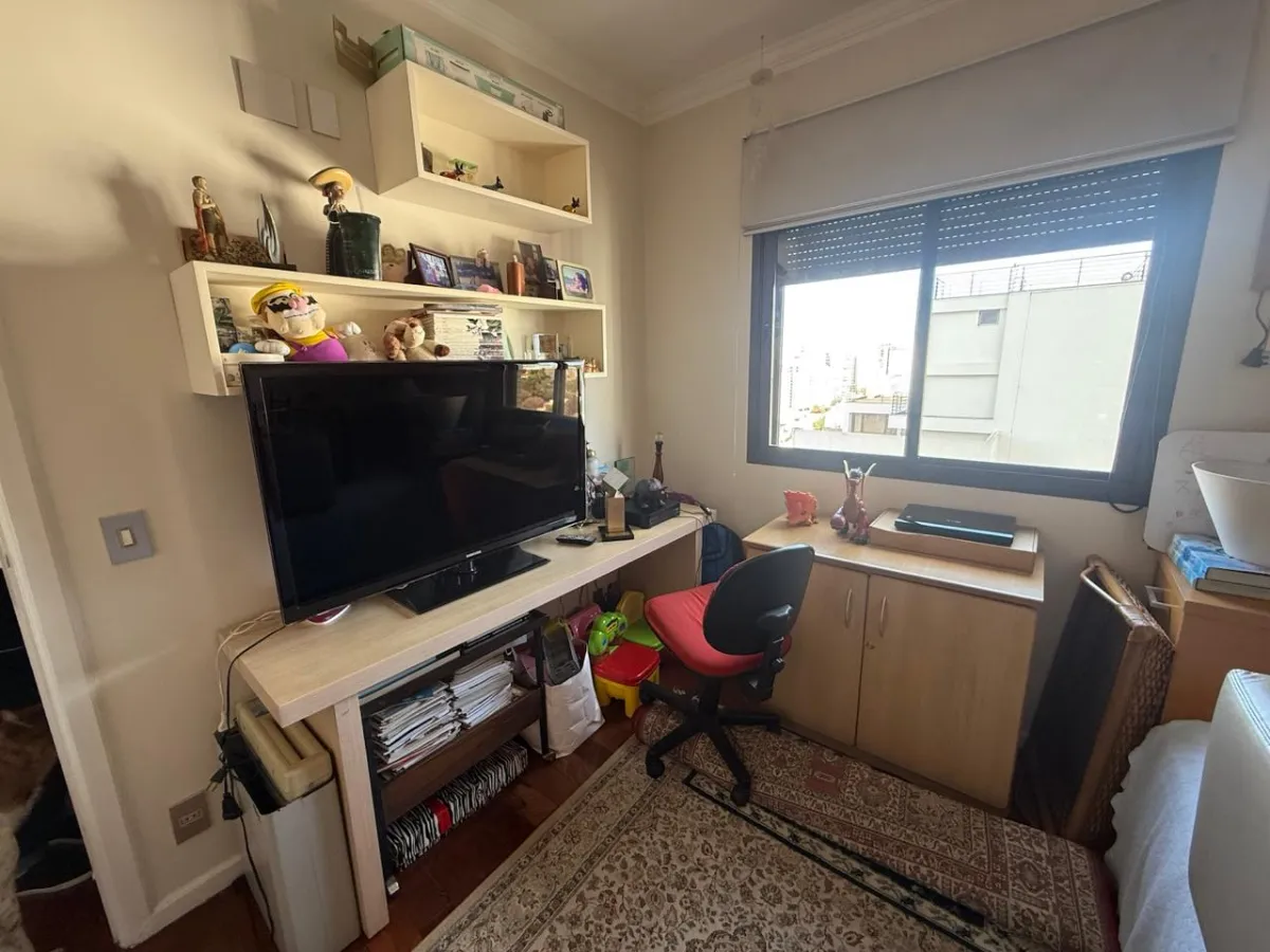 Apartamento à venda com 252m², 4 quartos com vaga - 18