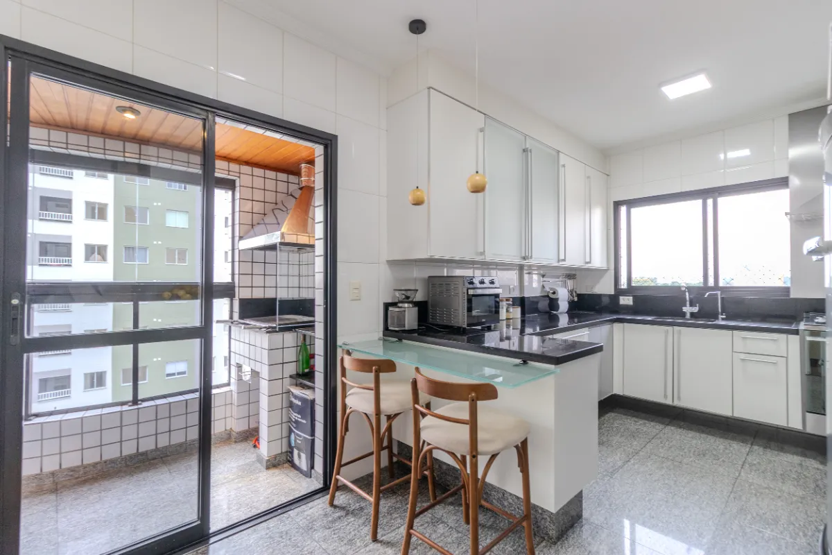 Apartamento à venda com 226m², 4 quartos com vaga - 48