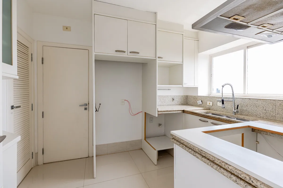Apartamento à venda com 347m², 4 quartos com vaga - 17