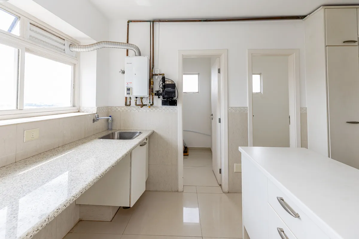 Apartamento à venda com 347m², 4 quartos com vaga - 18