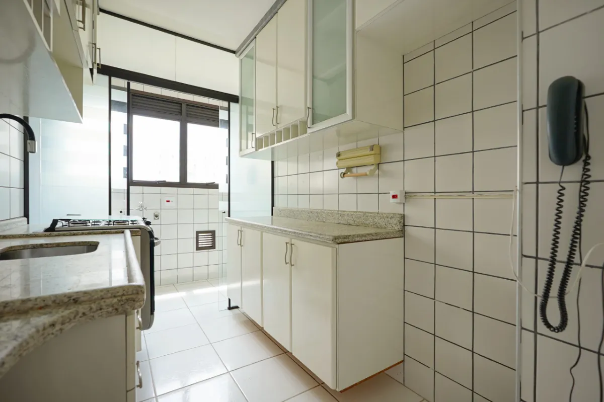 Apartamento à venda com 77m², 3 quartos com vaga - 23