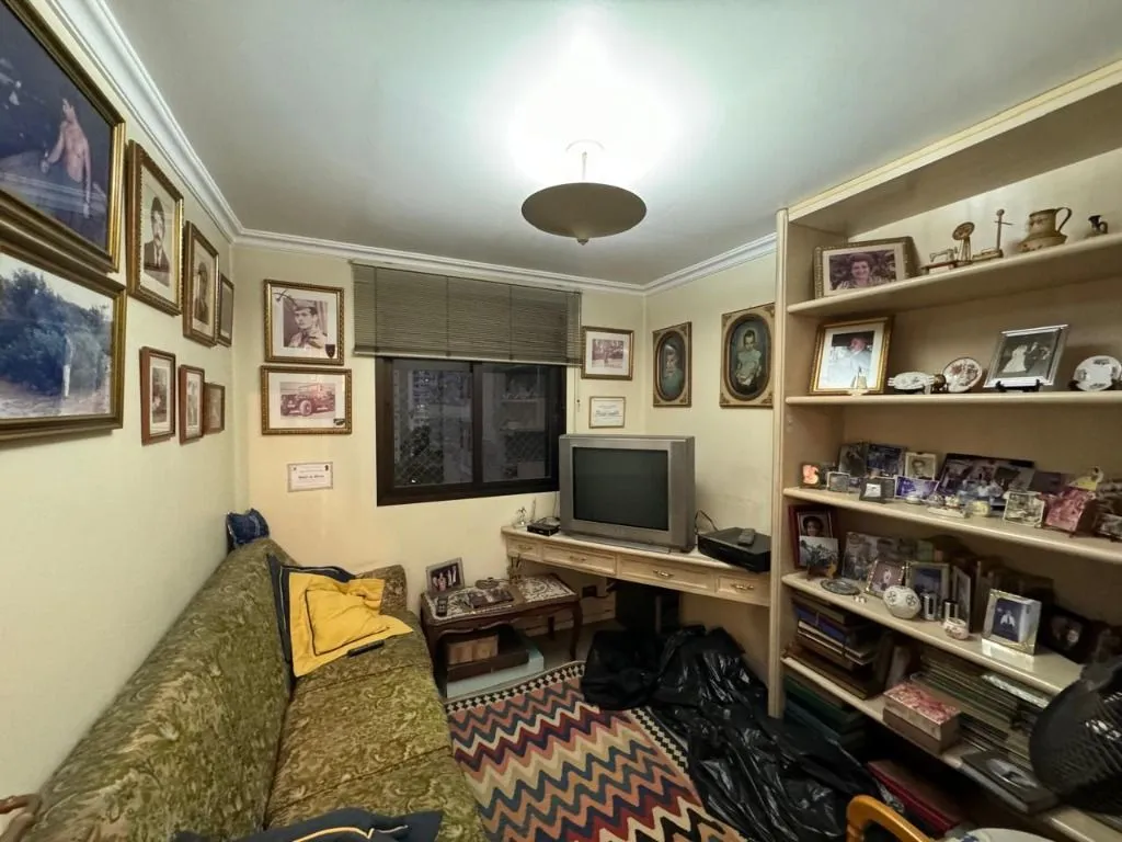 Apartamento à venda com 194m², 4 quartos com vaga - 11