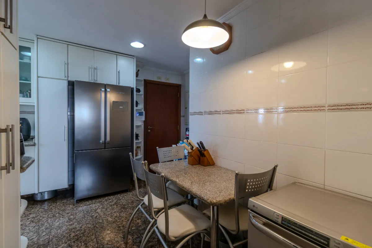 Apartamento à venda com 183m², 4 quartos com vaga - 33