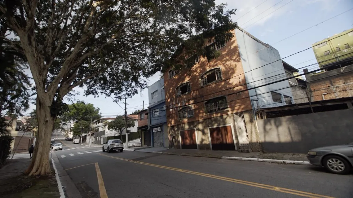 PRÉDIO RESIDENCIAL - 11