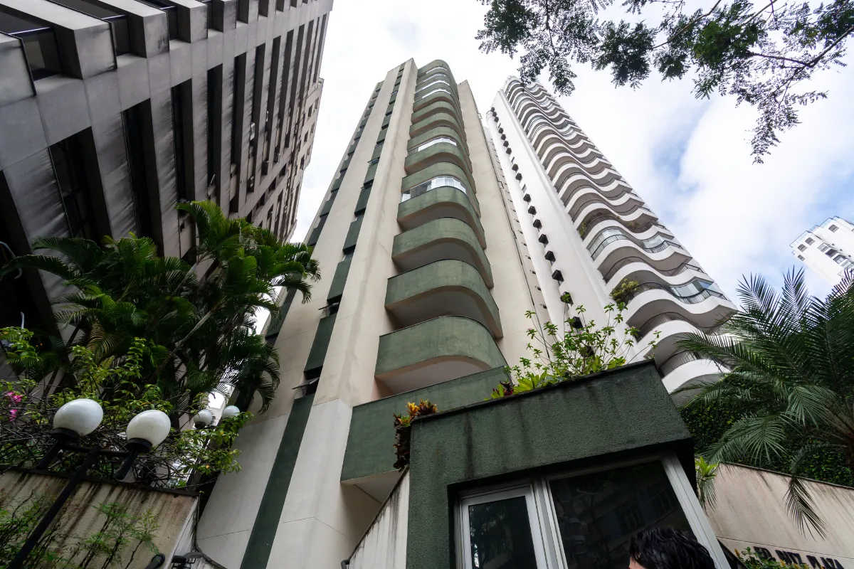 Ritz Plaza - 32