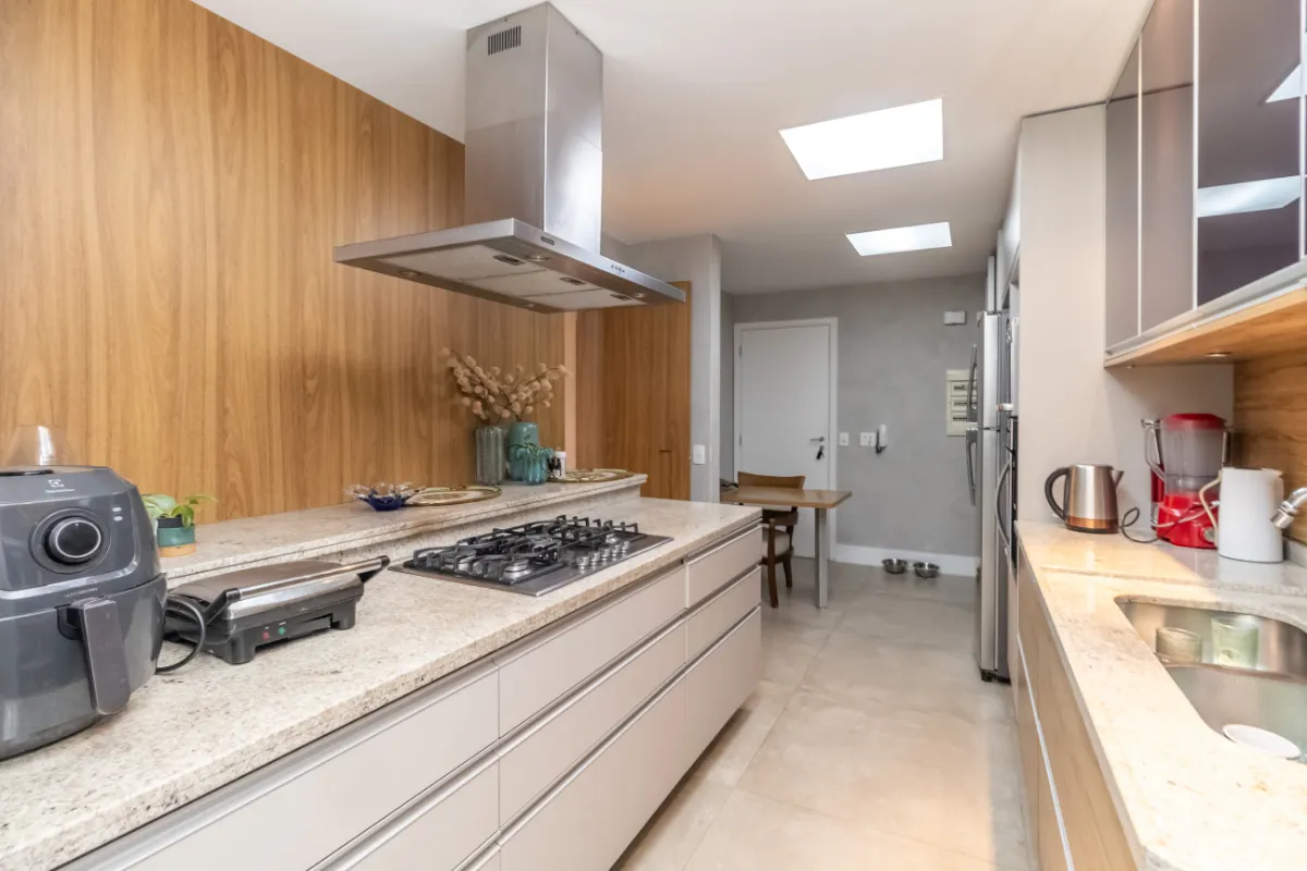 Apartamento à venda com 200m², 3 quartos com vaga - 19