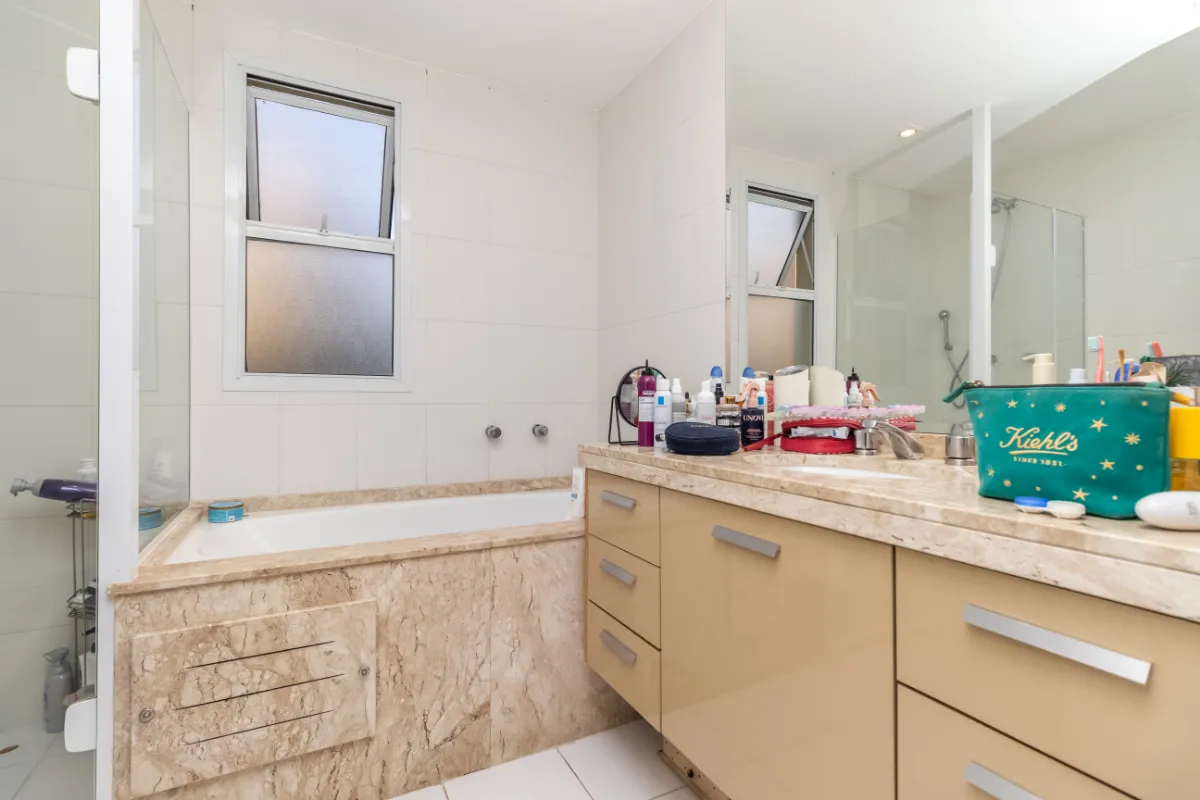 Apartamento à venda com 200m², 3 quartos com vaga - 33