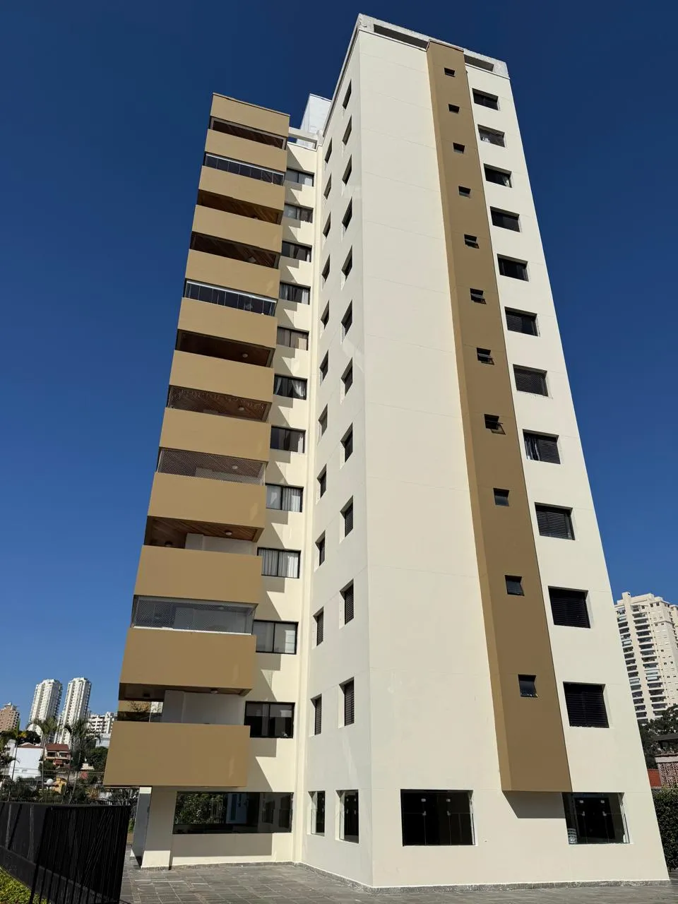 Apartamento à venda com 107m², 3 quartos com vaga - 33