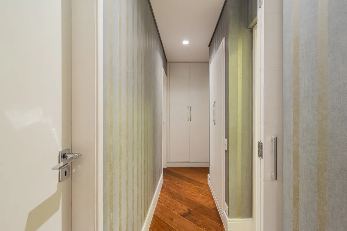 Apartamento à venda com 130000m², 4 quartos com vaga - 12