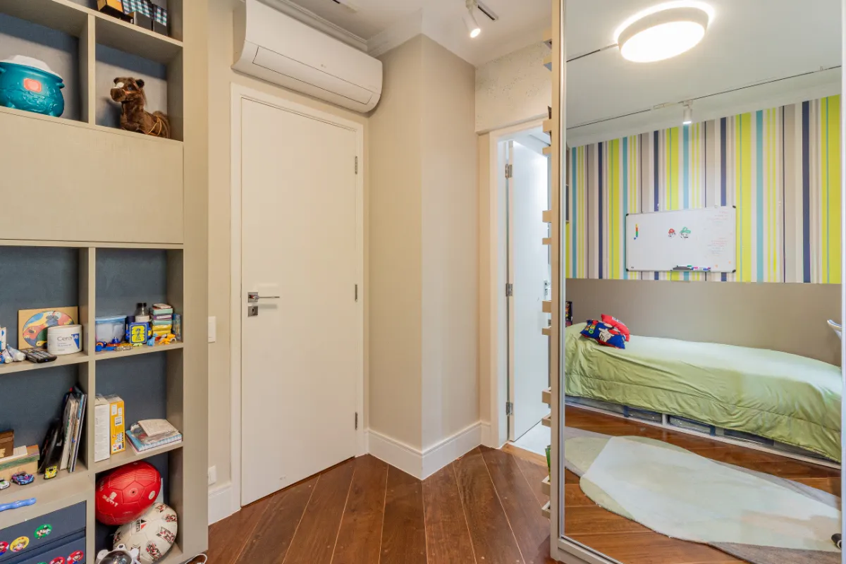 Apartamento à venda com 130000m², 4 quartos com vaga - 25
