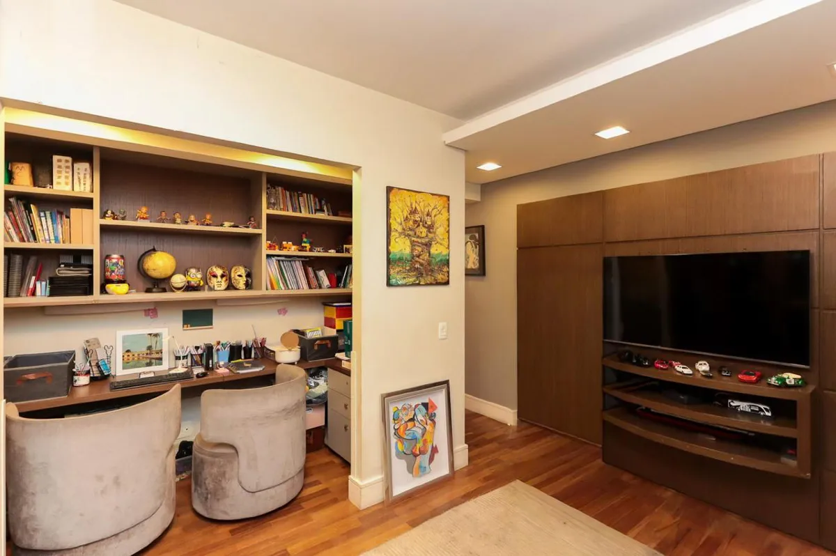 Apartamento à venda com 210m², 4 quartos com vaga - 17