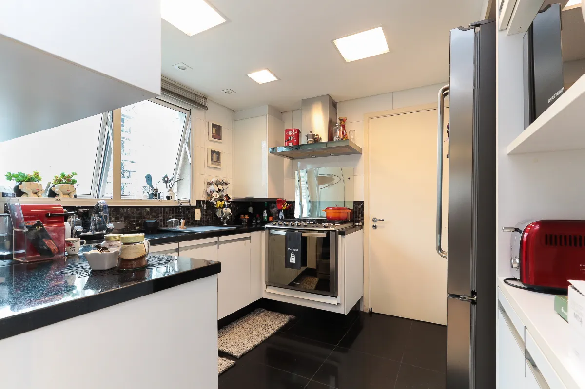 Apartamento à venda com 210m², 4 quartos com vaga - 37