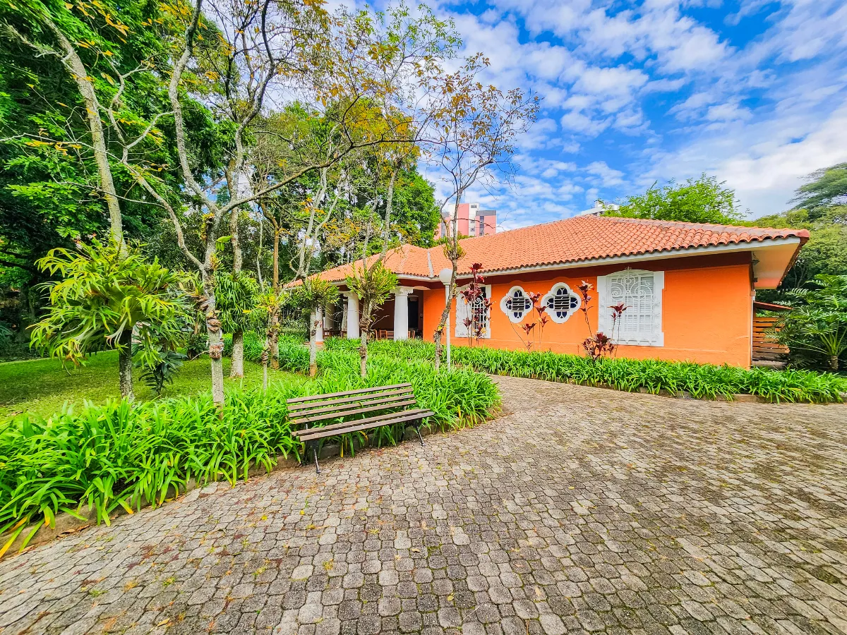 Apartamento à venda com 140m², 3 quartos com vaga - 85